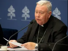 O arcebispo de Luxemburgo, o cardeal jesuíta Jean-Claude Hollerich, fala à imprensa no Vaticano em 20 de junho de 2023.