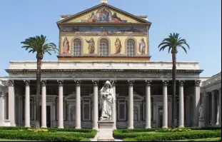 Basílica de São Paulo Extramuros, em Roma, onde está o túmulo de são Paulo.