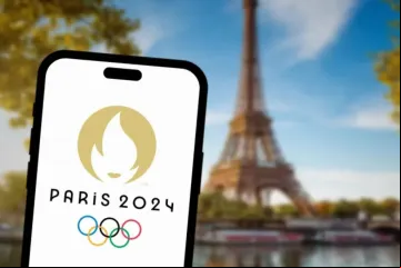 Logotipo das Olimpíadas Paris 2024 com a Torre Eiffel ao fundo