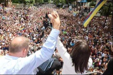 González Urrutia e María Corina Machado