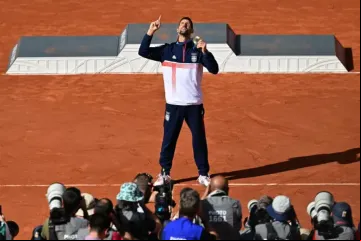 Novak Djokovic com medalha de ouro