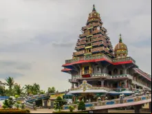 Graha Maria Annai Velangkanni, santuário católico de estilo "Indo-Mughal” em Medan, Indonésia.