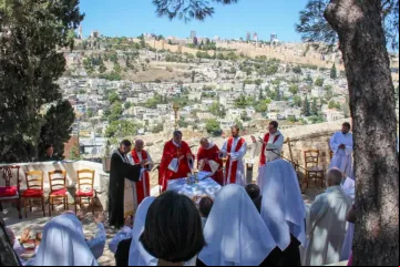 Dom Éric de Moulins-Beaufort celebra missa em Jerusalém