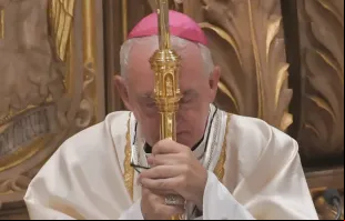 O bispo de Barbastro, Espanha, dom Ángel Javier Pérez Pueyo, em celebração em Torreciudad, Espanha.