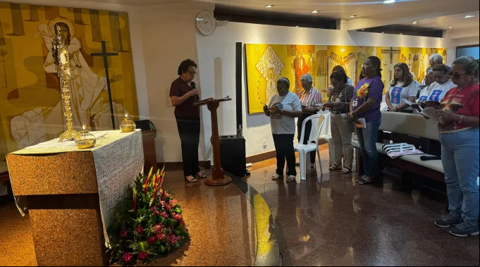 Vigília de adoração ao Santíssimo Sacramento antes do Círio de Nazaré