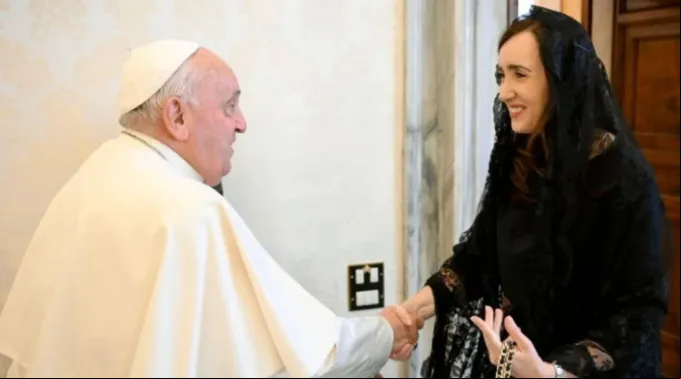 Papa Francisco recebe Victoria Villaruel no Vaticano ?? 
