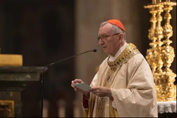Cardeal Pietro Parolin celebra missa pela paz na Ucrânia
