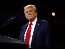 Donald Trump faz discurso de campanha na Arena Santander em Reading, Pensilvânia, EUA.