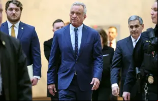 Robert F. Kennedy Jr. chega ao Capitólio dos EUA, em Washington D.C., em 16 de dezembro de 202