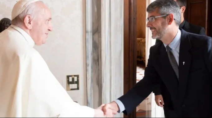Papa Francisco recebe José David Correa no Vaticano ?? 