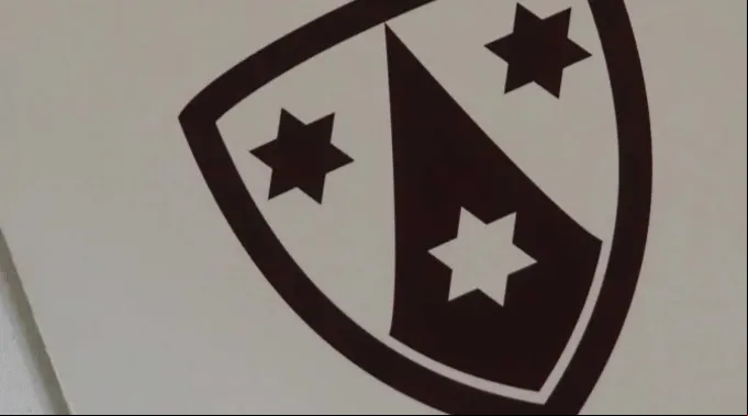 Folheto com o emblema da Ordem dos Carmelitas Descalços ?? 