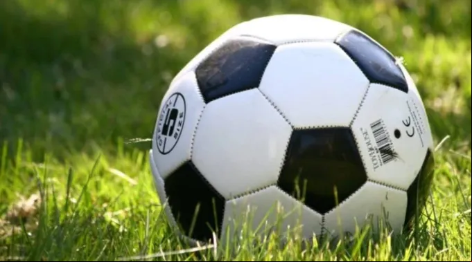 Bola de futebol ?? 