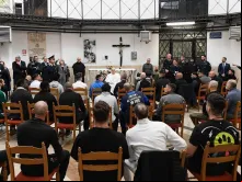 Papa Francisco em visita hoje (17), Quinta-feira Santa, à prisão Regina Coeli, em Roma.