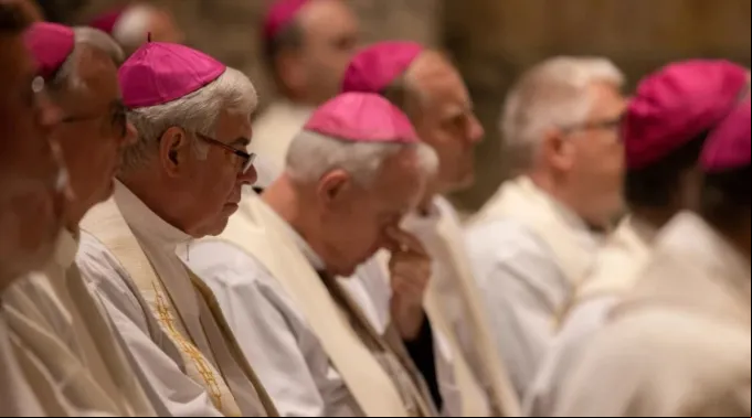 Bispos alemães celebram missa na basílica de São Paulo Fora dos Muros em visita a Roma, em 17 de novembro de 2022 ?? 