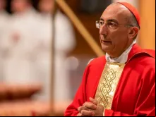 Cardeal Baldassare Reina em missa hoje (28) pela alma do papa Francisco.