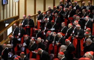 Cardeais se reúnem para congregação geral em preparação para conclave que vai eleger o sucessor do papa Francisco.