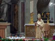 Cardeal Dominique Mamberti faz homilia em missa hoje (4) pela alma do papa Francisco.