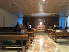 Orações ininterruptas na Espanha pelo conclave para eleger o sucessor do papa Francisco.
