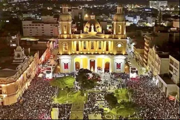 Missa no átrio da catedral de Chiclayo em 10 de maio de 2025.