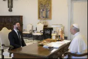 Papa Leão XIV se encontra ontem (19) com o vice-presidente dos EUA, J.D. Vance, no Vaticano.