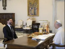 Papa Leão XIV se encontra ontem (19) com o vice-presidente dos EUA, J.D. Vance, no Vaticano.