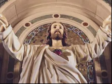 Estátua do Sagrado Coração de Jesus antes de ser vandalizada. Crédito: Instagram da Diocese de El Paso.