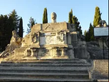 Restos do monumento original ao Sagrado Coração de Jesus no Cerro de los Ángeles.