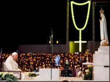 Papa Francisco reza em Fátima, em 2017. Foto; Santuário de Fátima