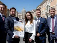 Krzysztof Gawrysiak com a sua mulher Aneta Gawrysiak e outros membros do “Palnik”.