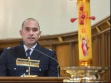 Superintendente Andy Wadey pede desculpas a fiéis da Igreja Cristo Rei em Londres. Credito: Mazur