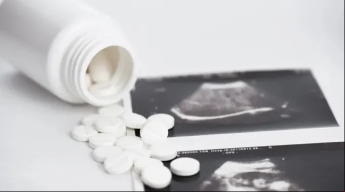 Abortion_pill_Shutterstock_Ivanko80_1.jpg ?? 