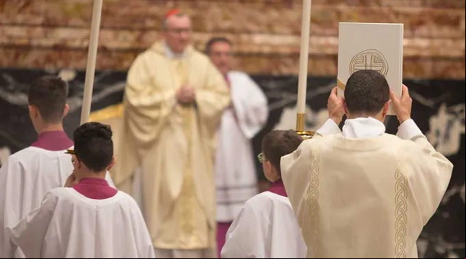 AcolitosVaticano_DanielIbanezACIPrensa_170517.jpg ?? 