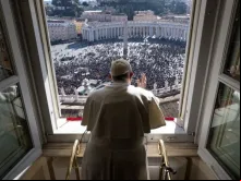 Papa Francisco fala da janela do Palácio Apostólico