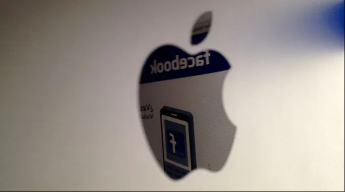 AppleFacebook_DavidRamos.jpg ?? 