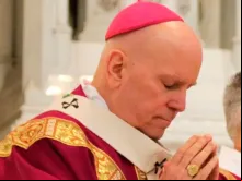 Dom Samuel Aquila, Arcebispo de Denver. Crédito: Facebook Arquidiocese de Denver