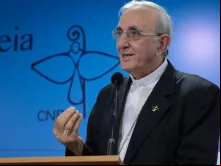 Armando Bucciol em entrevista coletiva na 56a. AG da CNBB.