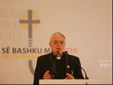 Pe. Federico Lombardi na Conferência de Imprensa concedida na tarde de hoje em Tirana