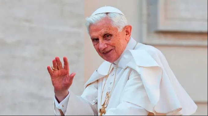 BXVIBlanco_LOsservatoreRomano_120515.jpg ?? 