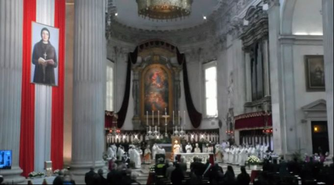 Beatificacion-Lucia-Ripamonti-Captura-Youtube-24102021_1.gif ?? 