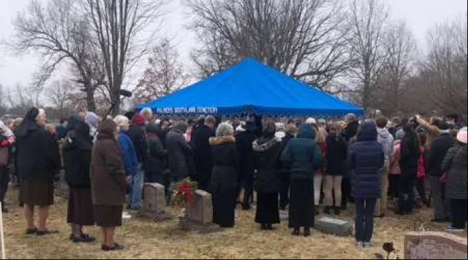 BebesAbortadosFuneral_CurtisHill_130220.jpg ?? 