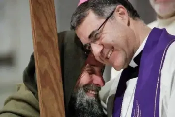 BiagioConte_MonsCorradoLorefice_Credito_ArquidiocesisdePalermo.jpg