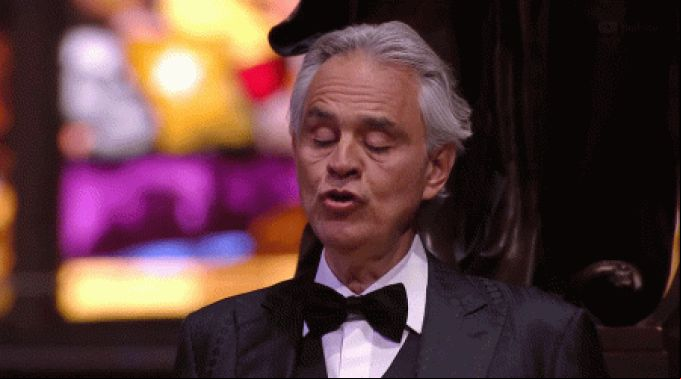 BocelliMilan_130420.gif ?? 