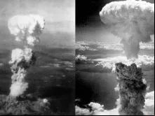 Nuvens de cogumelos sobre Hiroshima (esquerda) e Nagasaki (direita) produzidas pelas bombas atômicas.