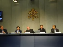Coletiva de imprensa sobre o Sínodo no Vaticano.