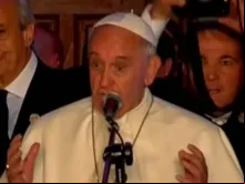  Papa Francisco no átrio da Catedral de Quito. Imagem captura de Youtube