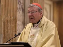 Cardeal George Pell em uma Missa em Roma em 2016.