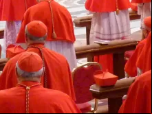 Cardeais no Vaticano.
