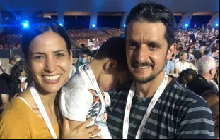 O casal Francisco e Marta, com o filho Juan Antonio, da Colômbia