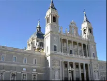 Catedral de Almudena de Madri (Espanha).