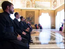 Papa durante o encontro com os sacerdotes brasileiros.